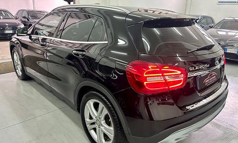 Mercedes-Benz Gla 20...