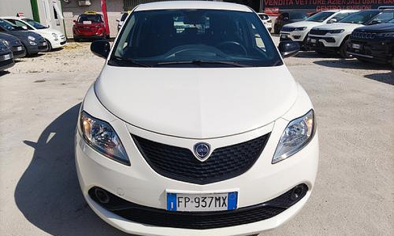 Lancia Ypsilon 1.2 6...