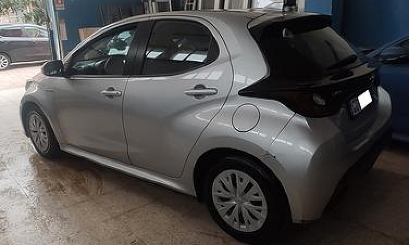 Toyota Yaris 1.5 Hyb...