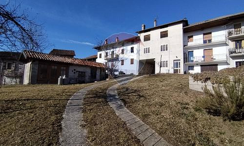 Porzione Di Casa - C...