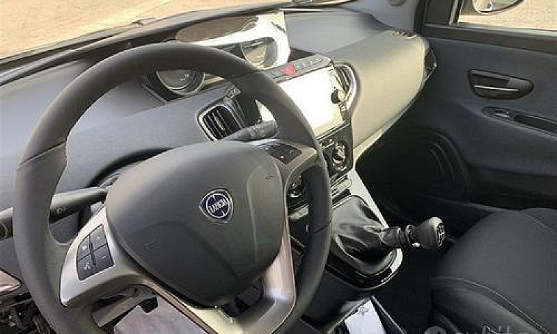 Lancia Ypsilon Gold ...