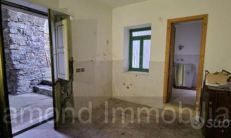Palazzo Storico A Li...