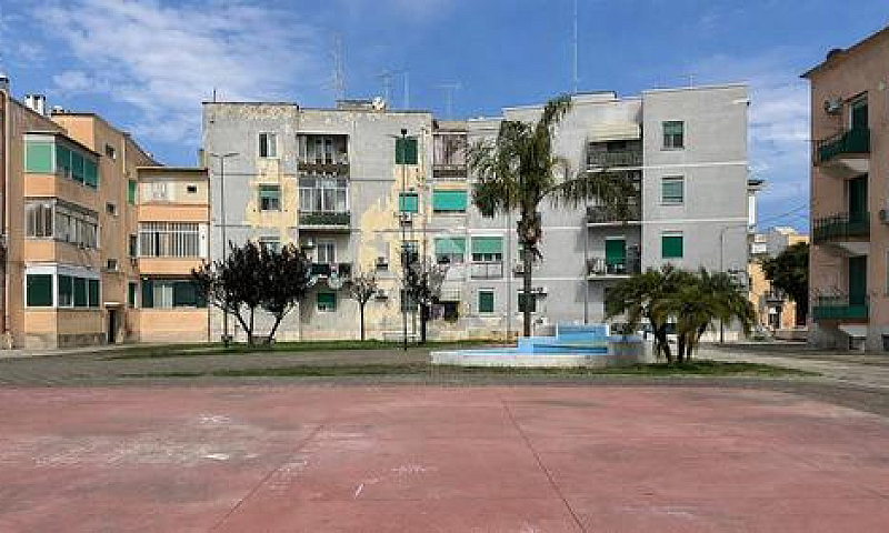 3 Locali A Brindisi...