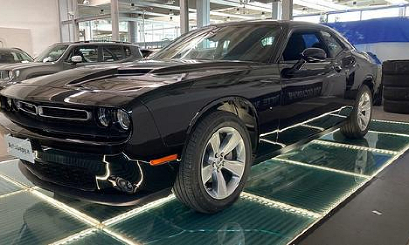 Dodge Challenger Sxt...