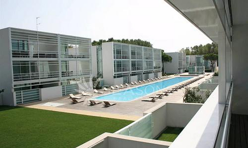 The Pool Houses Jeso...
