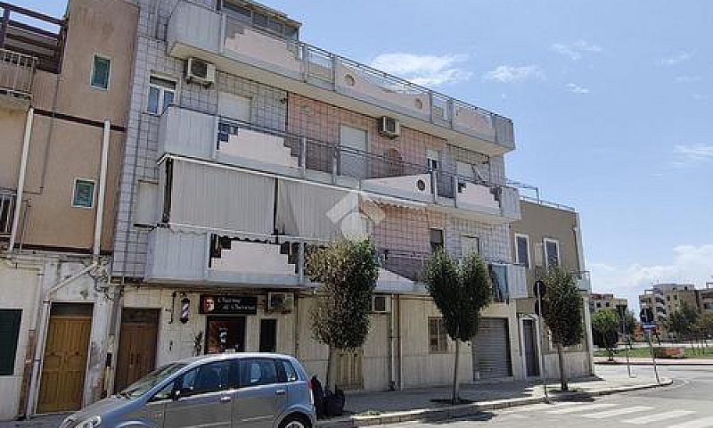 3 Locali A Margherit...