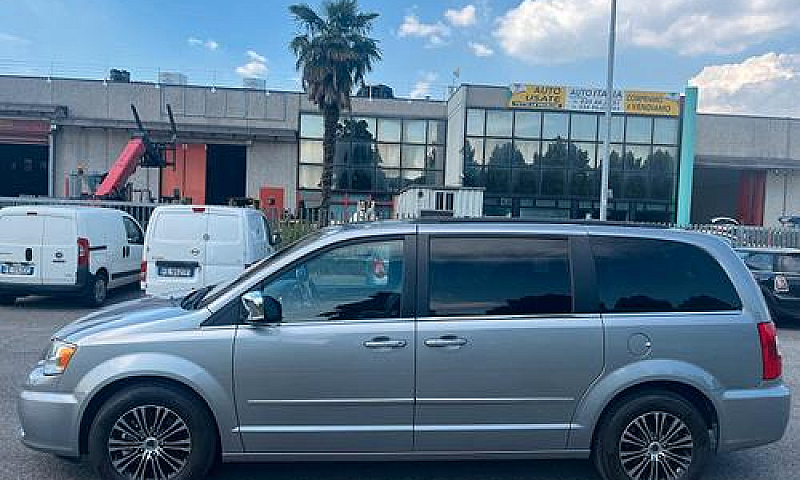 Lancia Voyager 2.8 T...