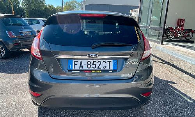 Ford Fiesta 1.5 Tdci...