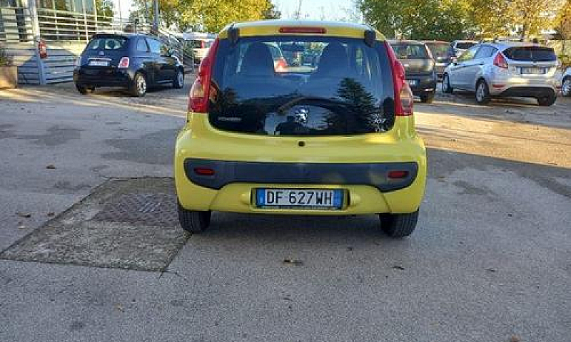 Peugeot 107 (A36)...