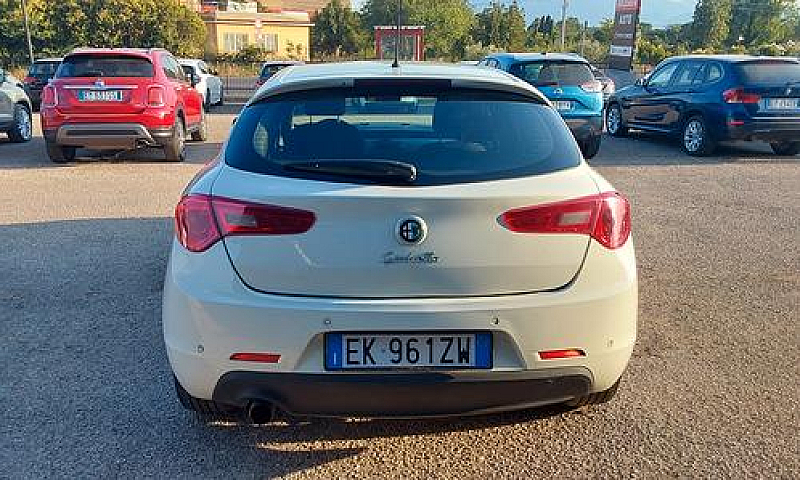 Alfa Romeo Giulietta...