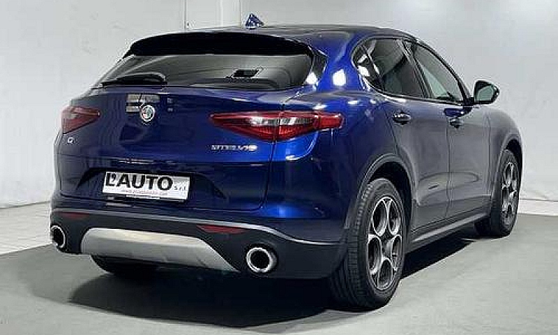 Alfa Romeo Stelvio 2...
