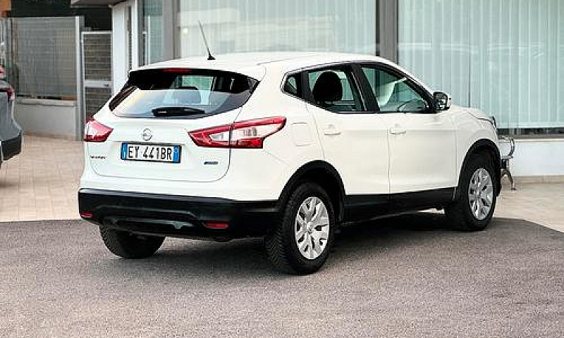Nissan Qashqai 1.5 D...