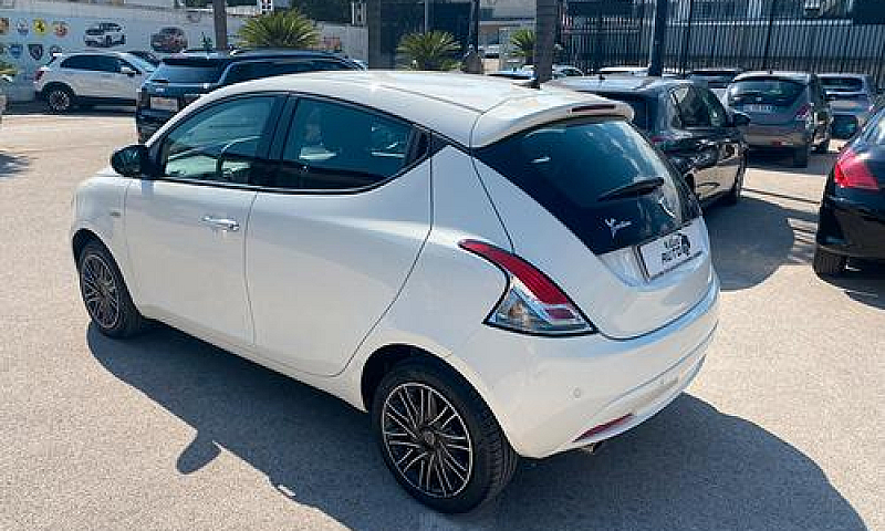 Lancia Ypsilon 1.0 F...