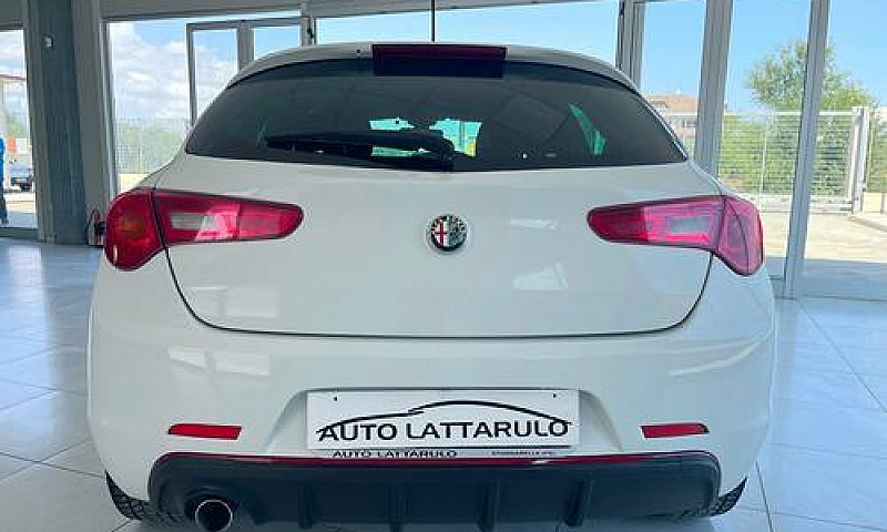 Alfa Romeo Giulietta...