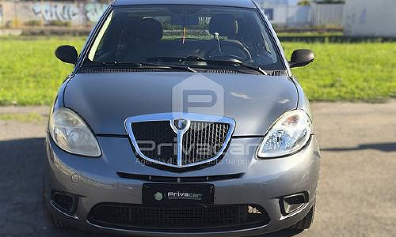 Lancia Ypsilon 1.4 A...