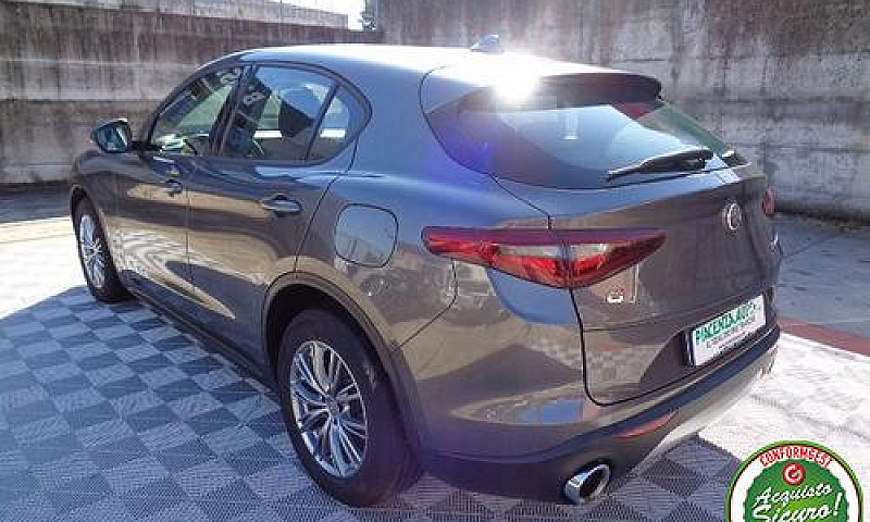 Alfa Romeo Stelvio 2...