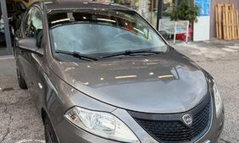 Lancia Ypsilon 1.2 6...