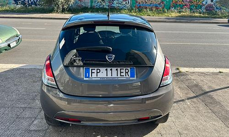 Lancia Ypsilon 1.3 M...