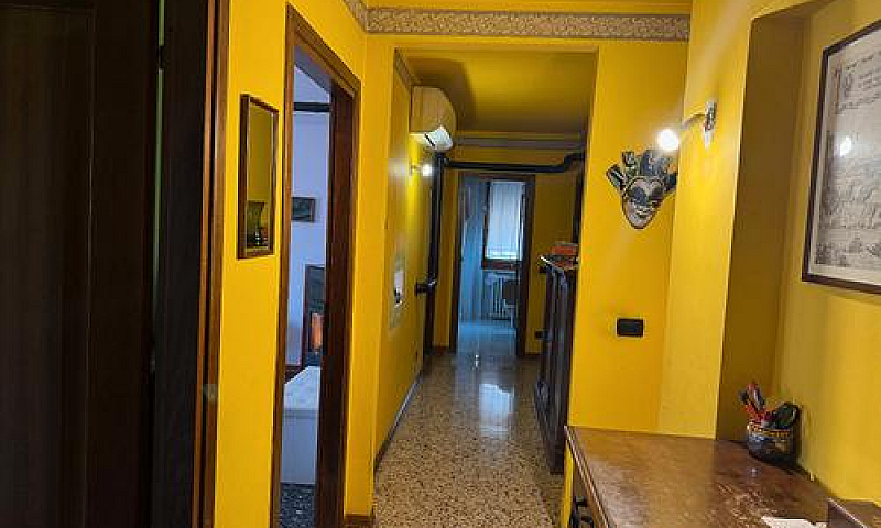 Ultimo Piano Molto L...