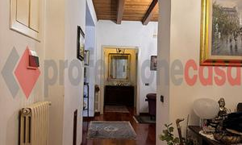 Salerno Centro- Ampi...