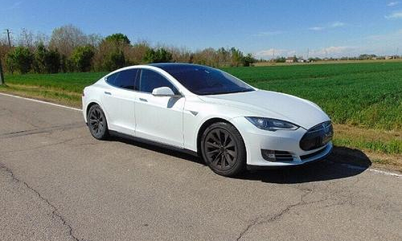 Tesla Model S 85Kwh ...