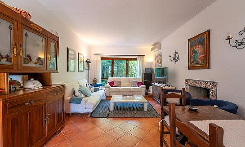 Porzione Di Casa A P...
