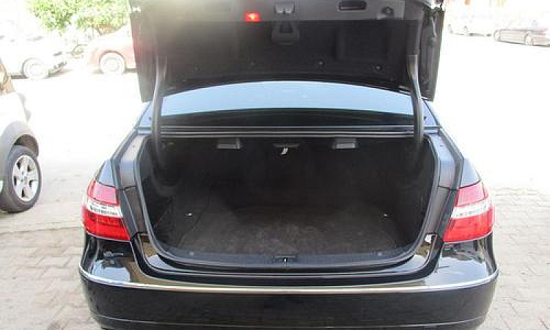 Mercedes-Benz E 220 ...