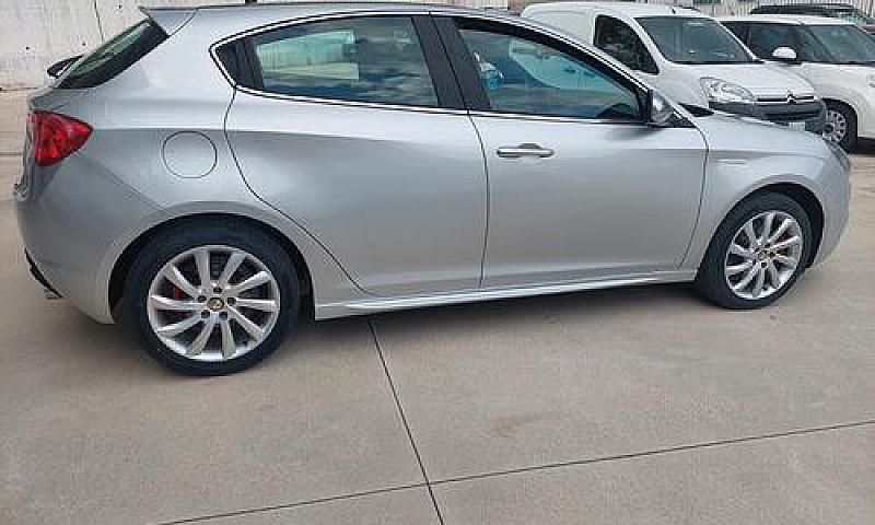 Alfa Romeo Giulietta...