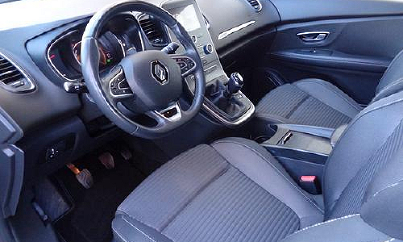 Renault Grand Scenic...