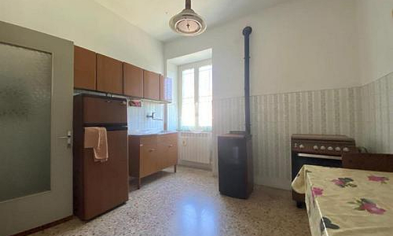 2 Locali A Piansano...