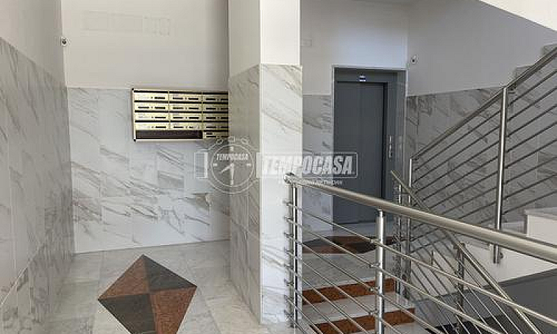 Moderno Trilocale Co...