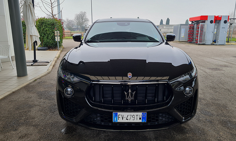 Maserati Levante Gra...