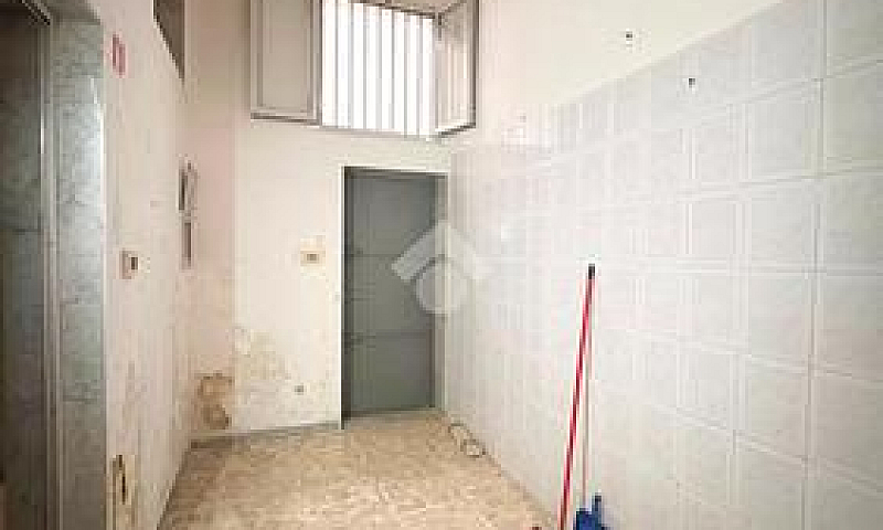 2 Locali A Barletta...