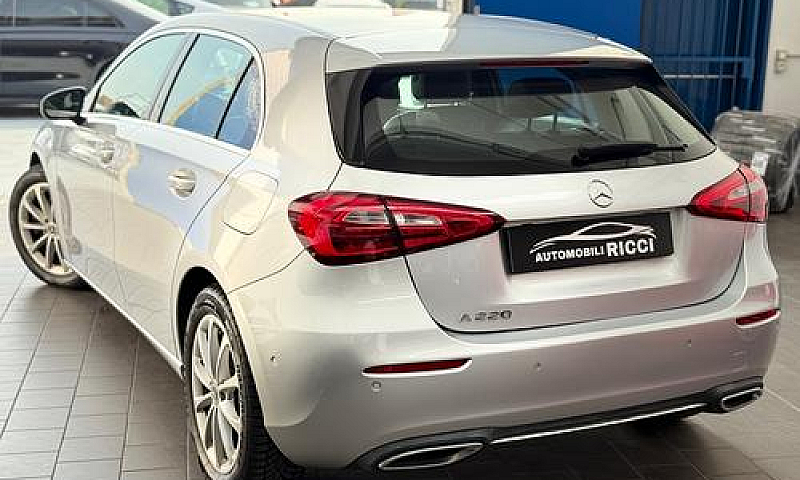 Mercedes-Benz A 220 ...