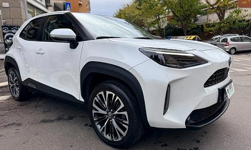 Toyota Yaris Cross 1...