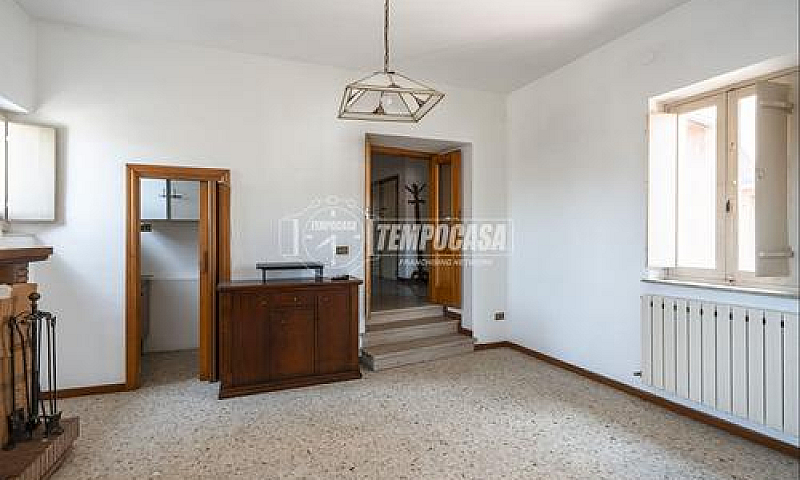 Ampio Quadrilocale C...