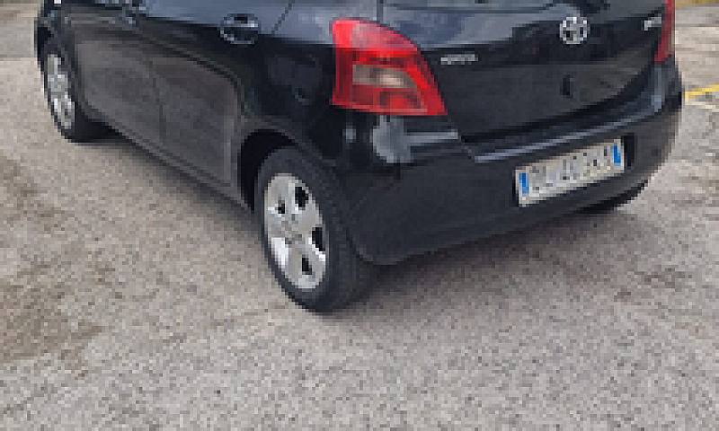 Toyota Yaris 1.0 Ben...