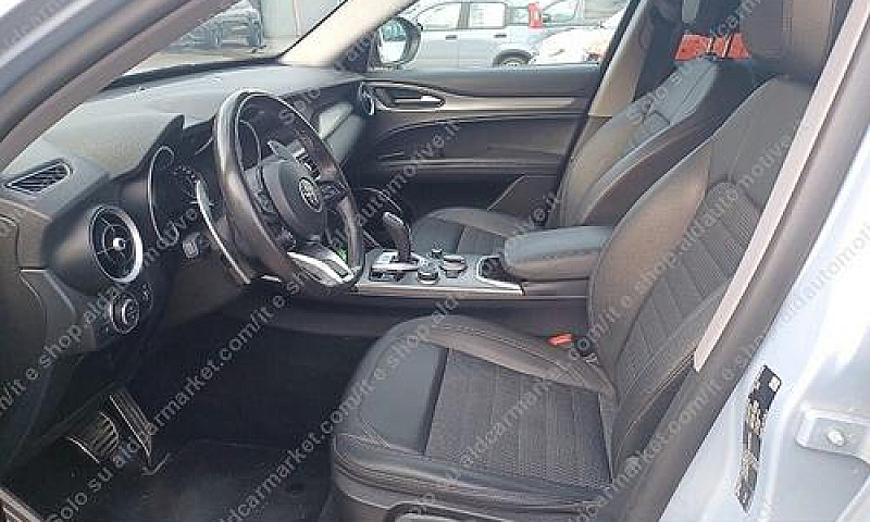 Alfa Romeo Stelvio 2...