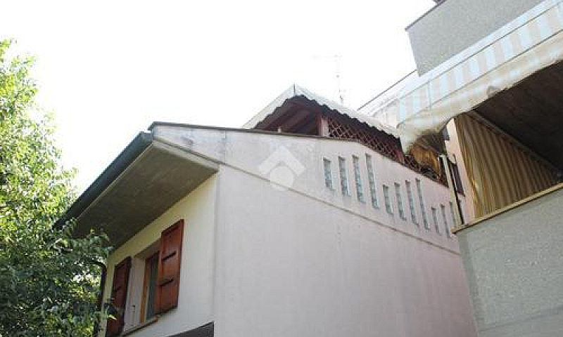 2 Locali A Cesena...