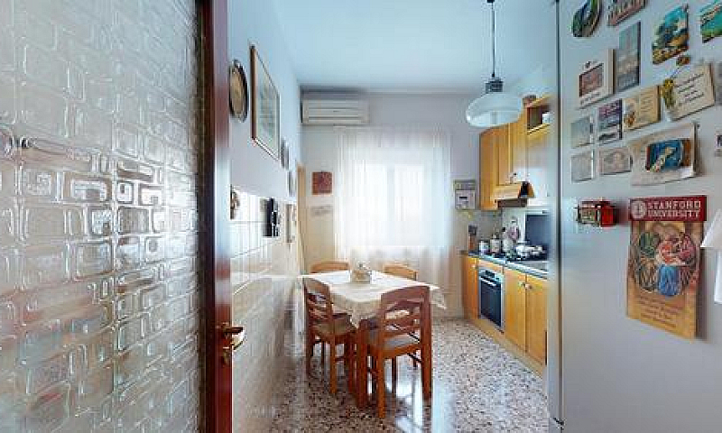 3 Locali A Brindisi...