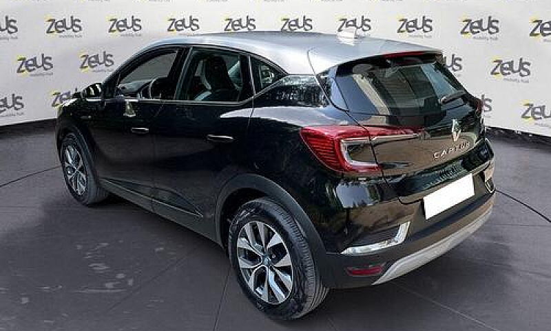 Renault Captur Plug-...