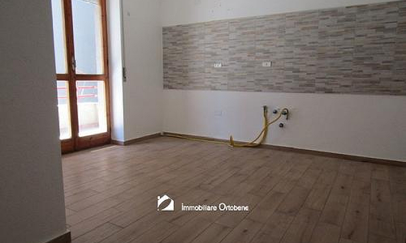 Appartamento Con Pos...