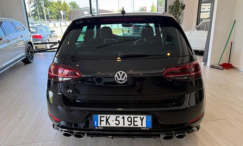 Volkswagen Golf R 2....