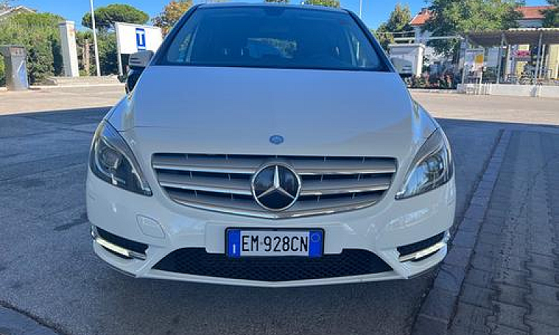 Mercedes-Benz B 180 ...