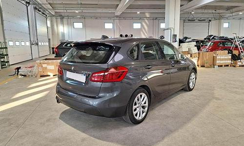 Bmw 225 Xe Active To...