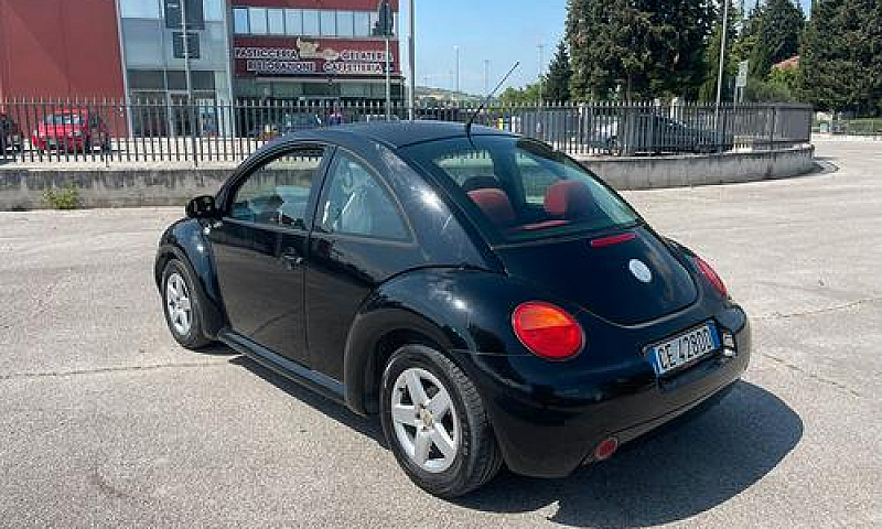 Volkswagen New Beetl...