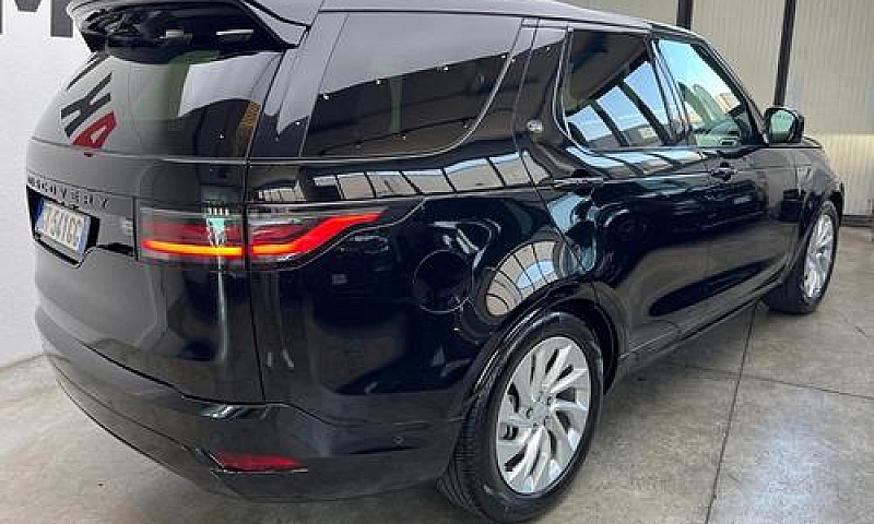 Land Rover Discovery...
