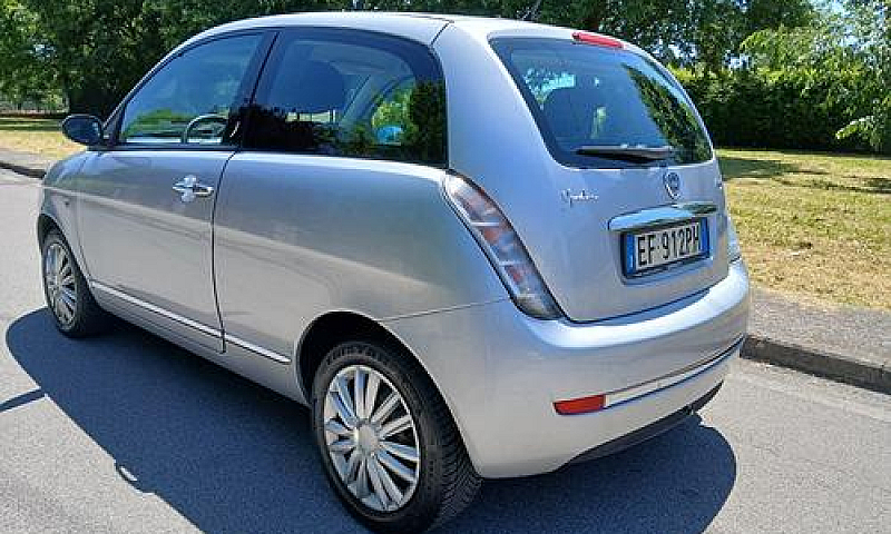 Lancia Ypsilon 1.3 M...
