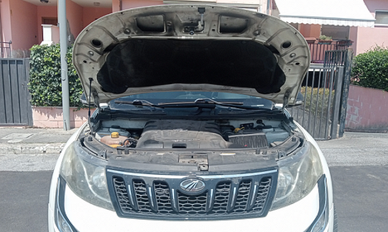 Mahindra Xuv500 6W 7...
