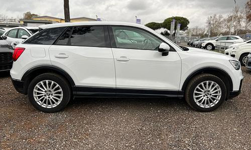 Audi Q2 30 Tfsi S Tr...